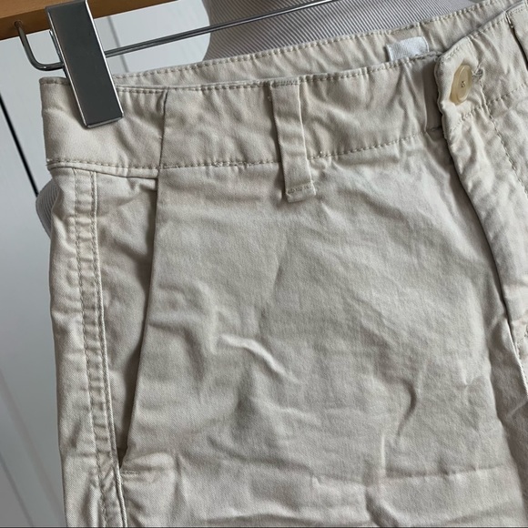Gap 00 Bermuda Khaki Shorts - Picture 3 of 11